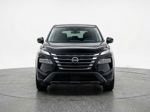 Used 2025 Nissan Rogue SV AWD/4WD image 2