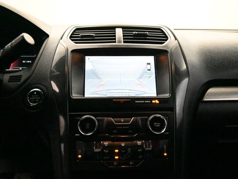 Used 2018 Ford Explorer XLT w/ Equipment Group 201A image 13