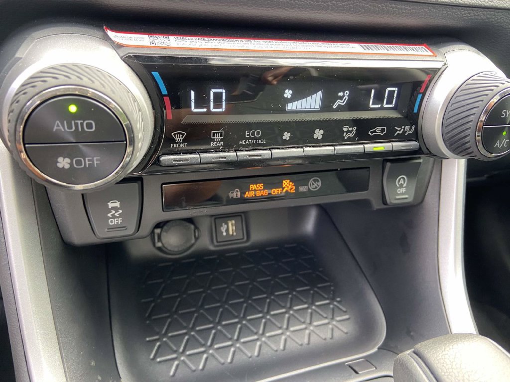 Used 2025 Toyota RAV4 XLE w/ Convenience Package FWD image 25