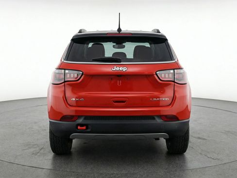 Used 2025 Jeep Compass Trailhawk AWD/4WD image 7