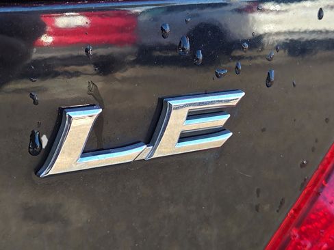 Used 2013 Toyota Camry LE image 18