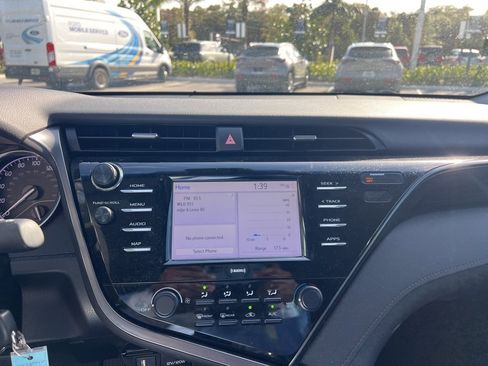 Used 2020 Toyota Camry LE image 24