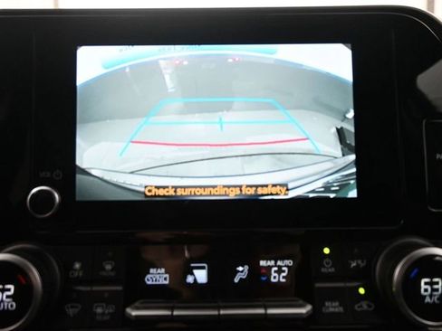 Used 2024 Toyota Highlander LE image 20