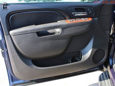 Used 2011 Chevrolet Avalanche LT w/ Luxury Package image 8