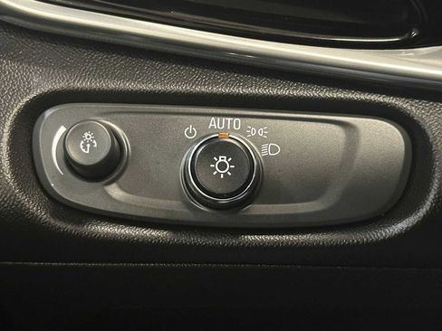 Used 2017 Chevrolet Volt Premier w/ Driver Confidence II Package image 17