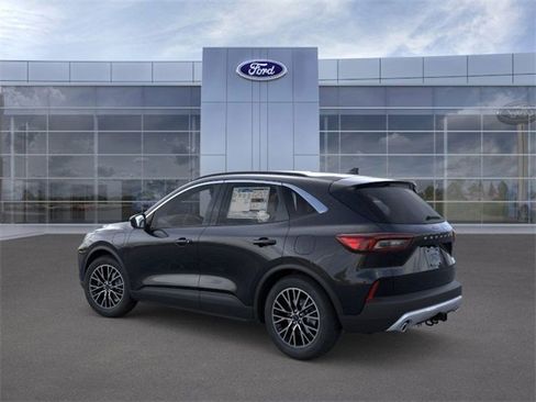 New 2025 Ford Escape SE w/ Class II Trailer Tow Package image 5