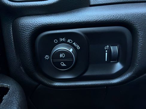 Used 2023 RAM 3500 Tradesman w/ Chrome Appearance Group image 17