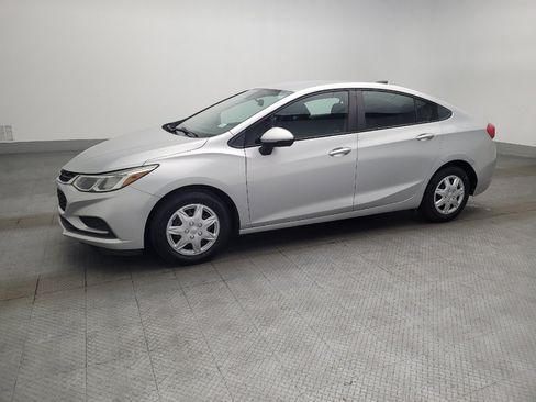 Used 2017 Chevrolet Cruze LS image 2