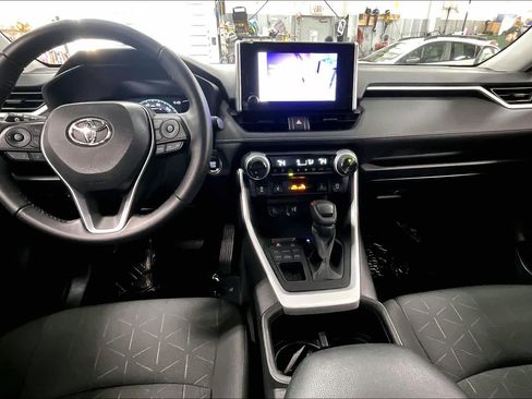 Used 2023 Toyota RAV4 XLE image 14