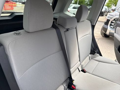Used 2015 Subaru Forester 2.5i Premium w/ All-Weather Package AWD/4WD image 19