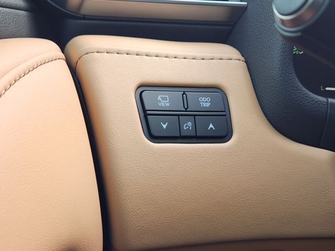 New 2026 Lexus LX 600 4WD w/ Premium Package image 14
