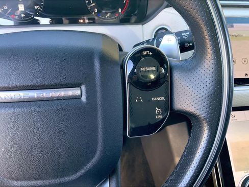 Used 2018 Land Rover Range Rover Velar R-Dynamic SE image 25