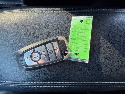 Used 2023 Ford Escape Platinum image 41