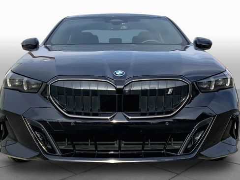 Used 2026 BMW i5 eDrive40 w/ M Sport Package AWD/4WD image 3