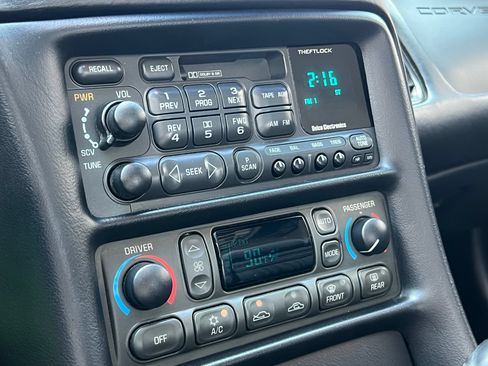 Used 1999 Chevrolet Corvette Convertible w/ Memory Pkg RWD image 26