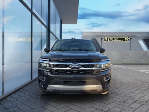 Used 2023 Ford Expedition Max Limited image 2