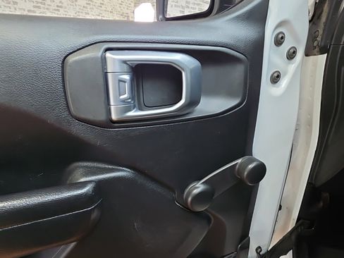 Used 2021 Jeep Gladiator Sport image 26