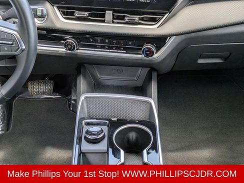 Used 2026 Chevrolet Equinox LT FWD image 18