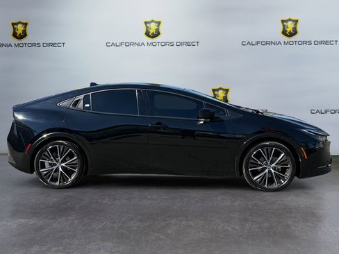 Used 2024 Toyota Prius XLE image 6