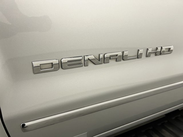 Used 2018 GMC Sierra 2500 Denali w/ Duramax Plus Package AWD/4WD image 30