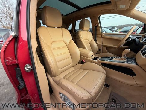 Used 2015 Porsche Macan Turbo image 35