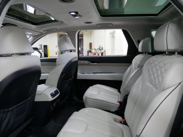 Used 2021 Hyundai Palisade Calligraphy w/ Cargo Package AWD/4WD image 9