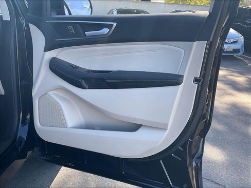 Used 2018 Ford Edge Titanium w/ Equipment Group 301A image 25