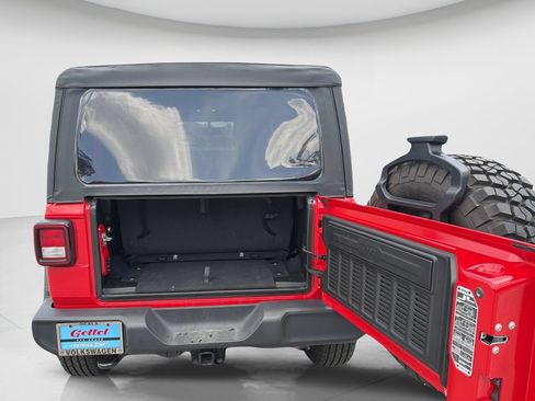 Used 2022 Jeep Wrangler Sport AWD/4WD image 12