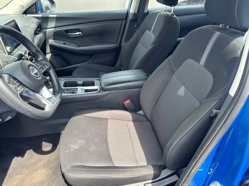 Used 2025 Nissan Sentra SV FWD image 9