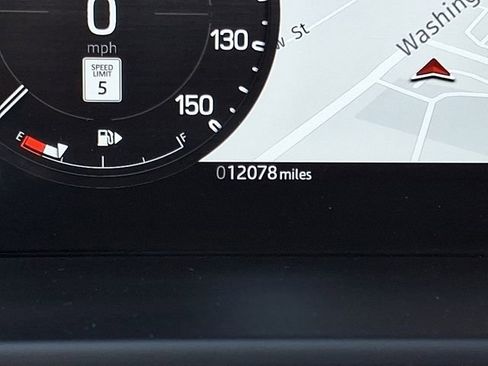 Used 2024 Land Rover Defender 90 X-Dynamic SE AWD/4WD image 20