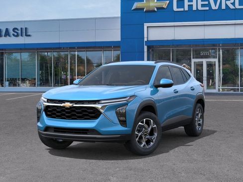 New 2026 Chevrolet Trax LT w/ Driver Confidence Package FWD image 6