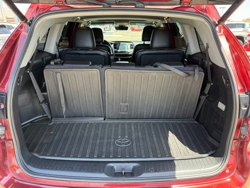 Used 2019 Toyota Highlander SE AWD/4WD image 43