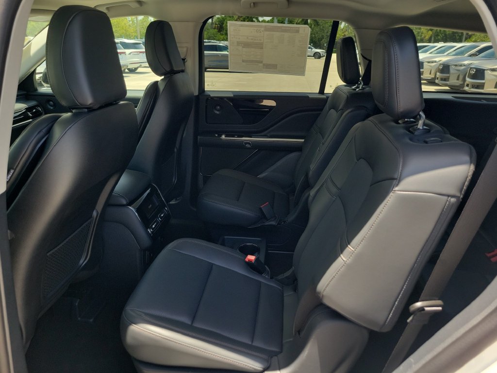 New 2026 Lincoln Aviator AWD image 14