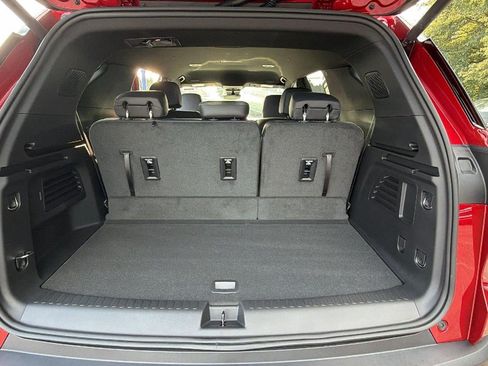 New 2027 Chevrolet Traverse LT w/ Midnight/Sport Edition FWD image 13