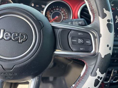 Used 2019 Jeep Wrangler Unlimited Rubicon image 12