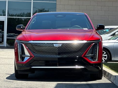 Used 2026 Cadillac Lyriq Luxury RWD image 9