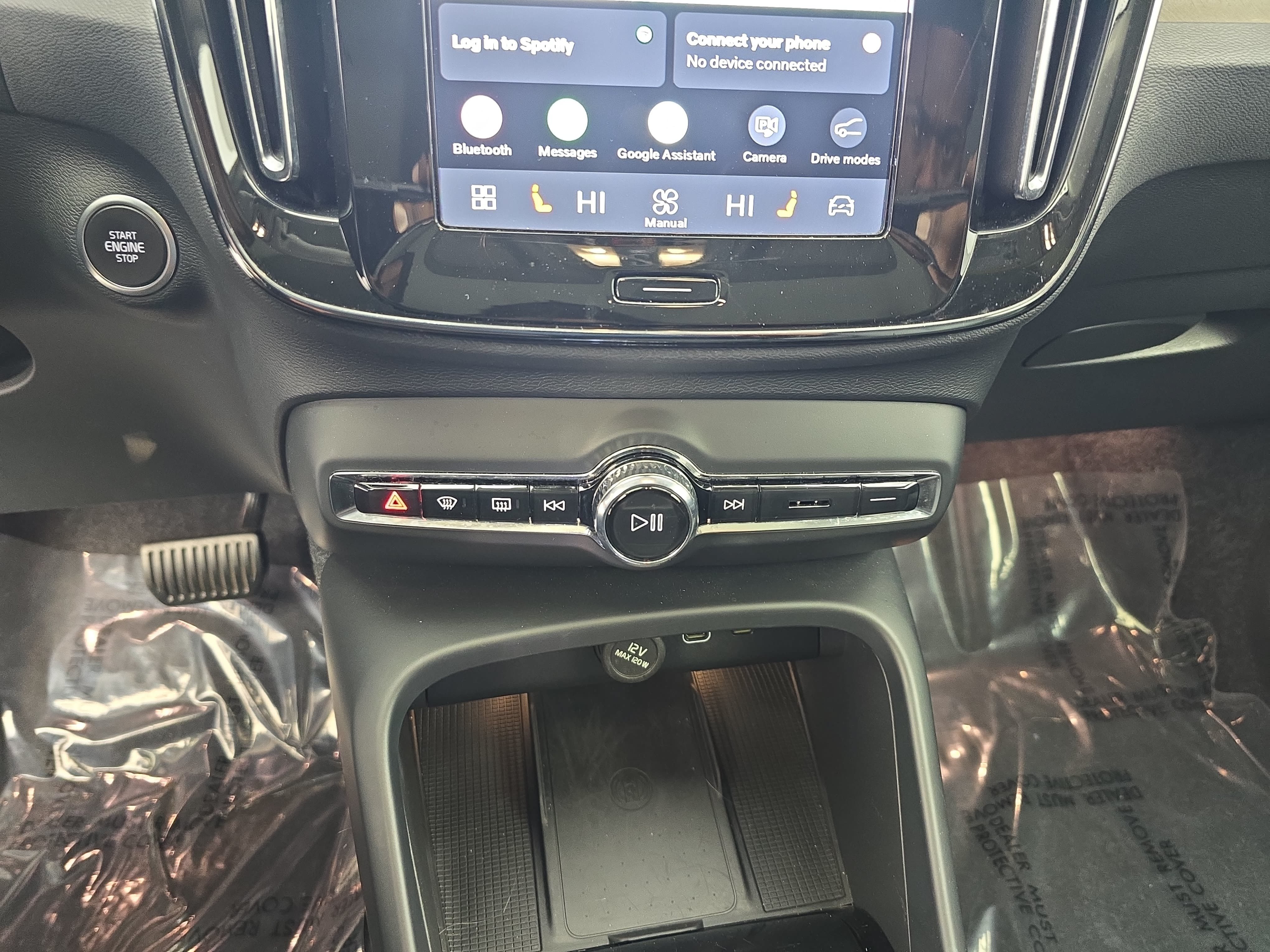 Used 2025 Volvo XC40 B5 Plus AWD/4WD image 24