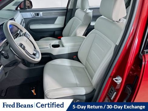 Certified 2025 Hyundai Santa Fe Calligraphy image 18