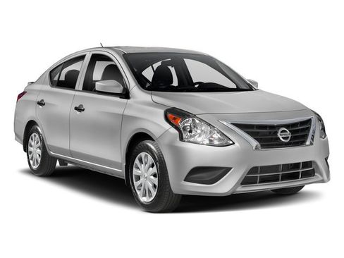 Used 2018 Nissan Versa SV image 9