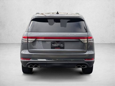 Used 2023 Lincoln Aviator AWD w/ Class IV Trailer Tow Package image 7