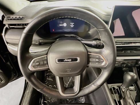 Used 2022 Jeep Compass High Altitude AWD/4WD image 11