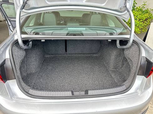 Used 2025 Volkswagen Jetta SE image 31