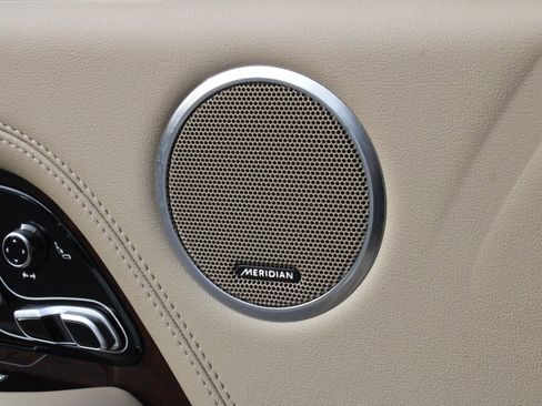 Used 2022 Land Rover Range Rover P525 Westminster Edition image 16