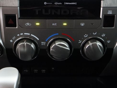 Used 2021 Toyota Tundra SR5 w/ SR5 Upgrade Package AWD/4WD image 21
