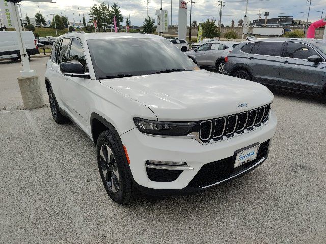 Used 2023 Jeep Grand Cherokee 4WD 4xe image 28
