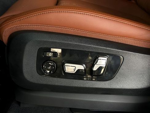 New 2027 BMW X7 xDrive40i w/ M Sport Package AWD/4WD image 10