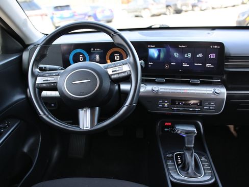 Certified 2025 Hyundai Kona SEL image 13