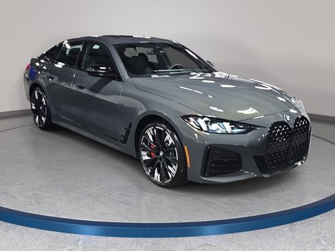 New 2026 BMW 430i w/ M Sport Package RWD image 3