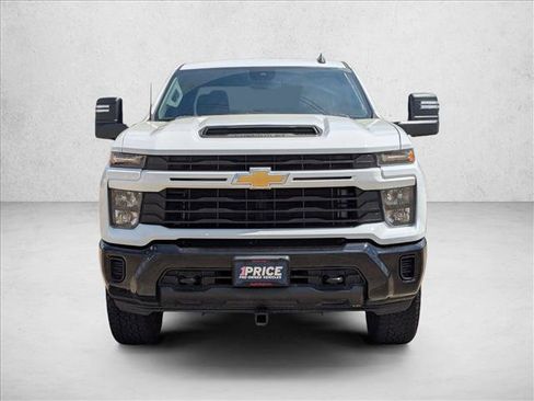 Used 2024 Chevrolet Silverado 2500 Custom w/ Custom Convenience Package AWD/4WD image 2
