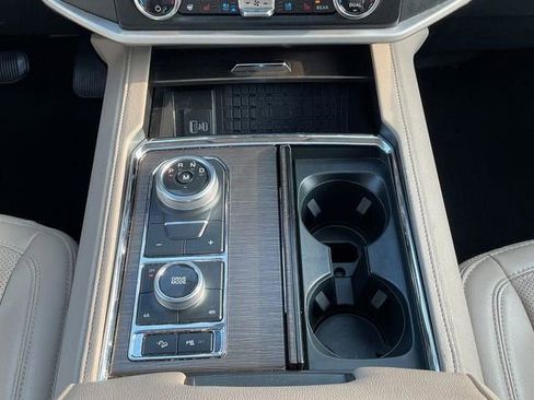 Used 2024 Ford Expedition Max Limited image 39